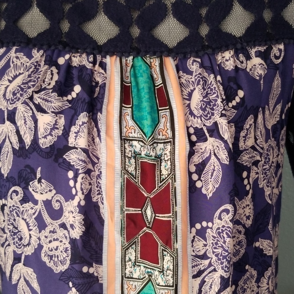 Akemi + Kin Lace Top Tunic Blouse - Picture 4 of 8